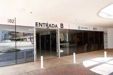 Imagem fachada da unidade de especialidades médicas do hospital sírio-libanês brasília